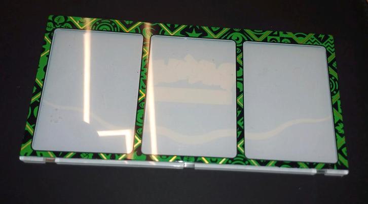 Modern Era: Pokémon 3-Card Display, Hobby en Vrije tijd, Verzamelkaartspellen | Pokémon, Ophalen of Verzenden