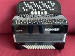 Z.g.a.n. Hohner Nova III knopaccordeon . DO1. 96 bas ., Ophalen of Verzenden, Zo goed als nieuw, 96-bas, Knopaccordeon