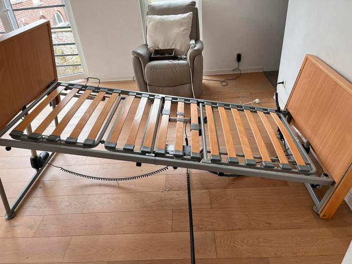 Lit medicalisé double moteur, Diversen, Verpleegmiddelen, Zo goed als nieuw, Ophalen