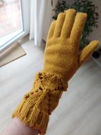 Okergele wollen handschoenen met kanten detail, Ophalen of Verzenden, Nieuw, Handschoenen