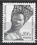 Senegal 1995 - Yvert 1178L - Elegante Senegalese (ZG), Timbres & Monnaies, Timbres | Afrique, Envoi, Non oblitéré