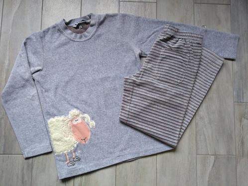 ★ M140 - Woody winterpyjama in velours thema schaap, Kinderen en Baby's, Kinderkleding | Maat 140, Zo goed als nieuw, Jongen, Nacht- of Onderkleding