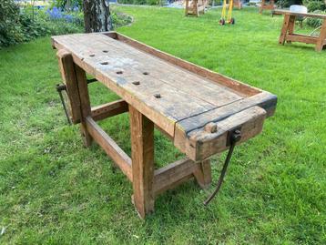 Oude werkbank in Beukenhout H85 cm L171 cm B 54 cm beschikbaar voor biedingen