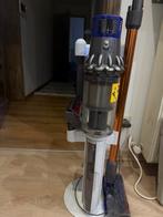 Dyson v10 avec support et accessoires, Electroménager, Aspirateurs, Enlèvement, Comme neuf