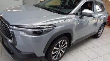 Toyota Corolla CROSS STYLE + EL KOFFER +COLD PACK (bj 2024), Auto's, Toyota, Automaat, Gebruikt, 4 cilinders, 72 kW
