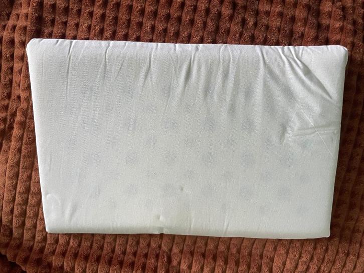 Baby matras + 3 overtrekken + hoofdkussen, Kinderen en Baby's, Kinderkamer | Bedden, Zo goed als nieuw, Matras, Ophalen