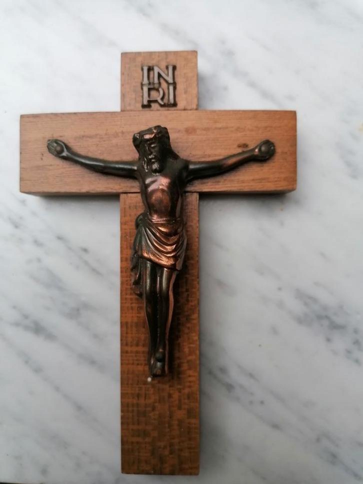 Antiek houten kruis met metalen corpus – genummerd, Antiek en Kunst, Antiek | Religieuze voorwerpen, Ophalen