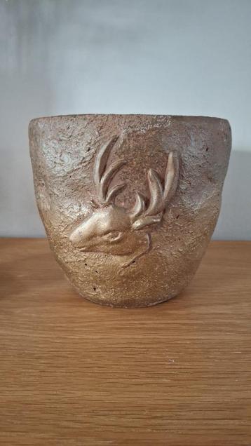 bronzen vaas kerst beschikbaar voor biedingen