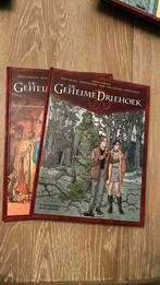 Geheime driehoek delen 1&2 HC eerste druk, Boeken, Ophalen of Verzenden, Zo goed als nieuw