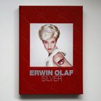 NIEUWSTAAT Erwin Olaf Silver Fotoboek Foto Boek Book, Livres, Comme neuf, Enlèvement ou Envoi