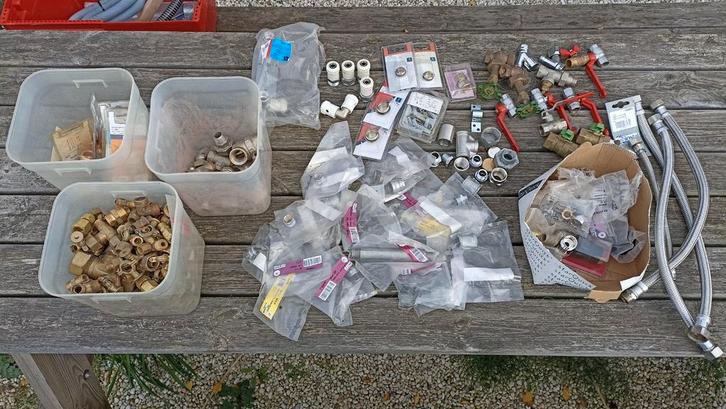 Groot lot sanitaire koppelingen aansluitingen kranen, Doe-het-zelf en Bouw, Sanitair, Nieuw, Overige typen, Chroom, Koper, Ophalen