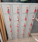 24x deurs lockers met 24x 1€ muntslot., Verzamelen, Automaten | Overige, Ophalen of Verzenden, Zo goed als nieuw