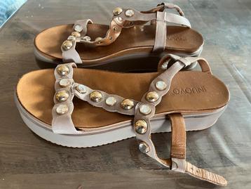 Inuovo sandalen TE KOOP beschikbaar voor biedingen