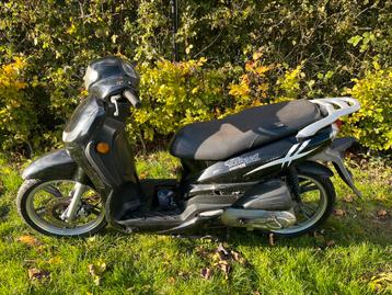 Peugeot tweet brommer scooter beschikbaar voor biedingen