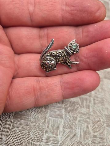 Zilveren vintage cat broche met Markazieten 925 gestempeld  beschikbaar voor biedingen