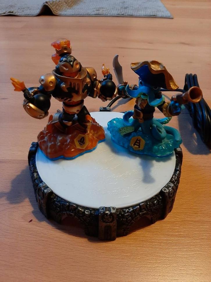Skylanders Swap Force starterset (portaal + 2 figuren), Games en Spelcomputers, Games | Sony PlayStation 3, Zo goed als nieuw