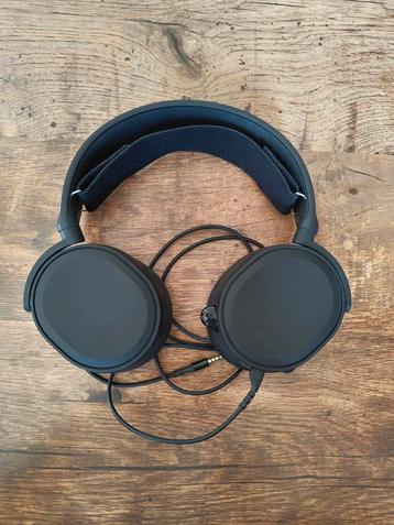 Steelseries gaming headset beschikbaar voor biedingen