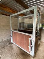 Cage de contention ., Enlèvement, Élevage