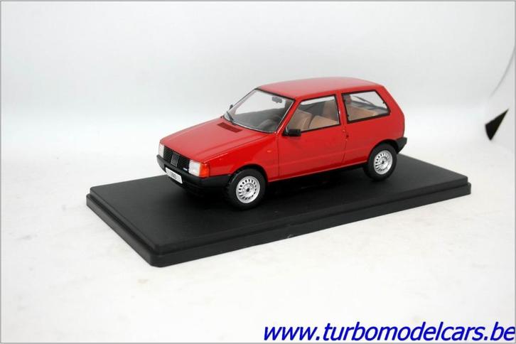 Fiat Uno 1983 1/24 WhiteBox, Hobby en Vrije tijd, Modelauto's | 1:24, Nieuw, Auto, Overige merken, Ophalen of Verzenden