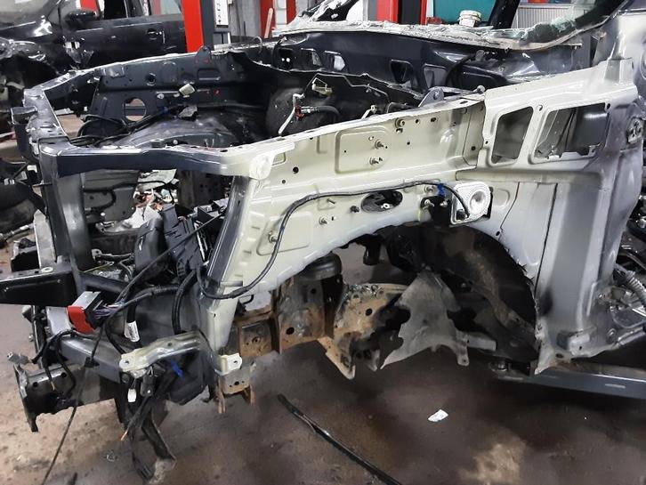 BINNENSPATSCHERM LINKS VOOR Ford Ranger (01-2015/-), Auto-onderdelen, Carrosserie, Spatbord, Ford, Voor, Links, Gebruikt