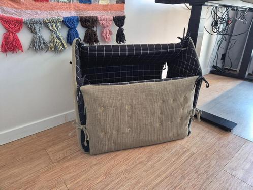 Rangement jouets - coffre "cabane", Kinderen en Baby's, Kinderkamer | Commodes en Kasten, Zo goed als nieuw, Ophalen