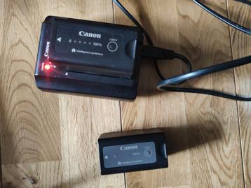 Canon CA-930 oplader + 2 Bp-925 batterijen beschikbaar voor biedingen