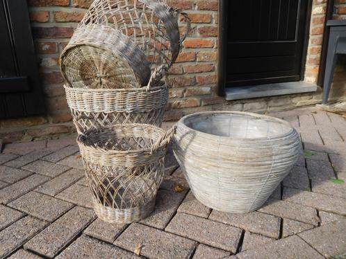 4 jolis cache-pots en OSIER en bon état 3 grands modèles, Jardin & Terrasse, Pots de fleurs, Utilisé, Intérieur, Rond, Enlèvement