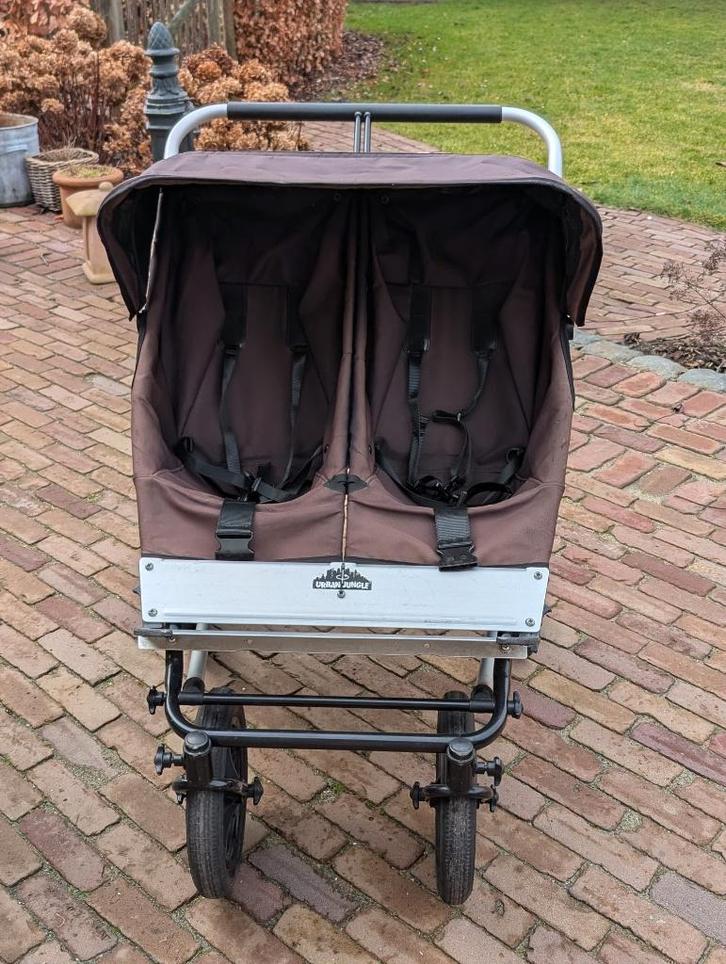Dubbele buggy Urban Jungle, Kinderen en Baby's, Buggy's, Zo goed als nieuw, Overige merken, Duomodel, Regenhoes, Verstelbare rugleuning