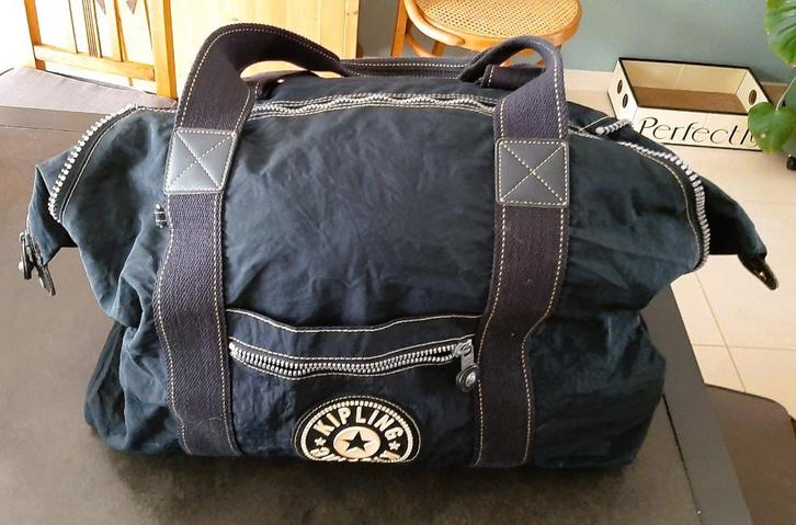 Te koop: Handige blauwe, grote reistas van "Kipling", Handtassen en Accessoires, Tassen | Reistassen en Weekendtassen, Zo goed als nieuw