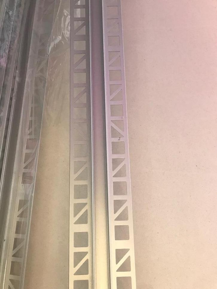Profielen voor ledstrips 2m voor binnen of buiten, Doe-het-zelf en Bouw, Plinten en Afwerking, Nieuw, Overige typen, Overige materialen