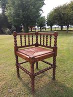 Antieke hoekstoel. Bobbin houtstructuur., Antiek en Kunst, Ophalen