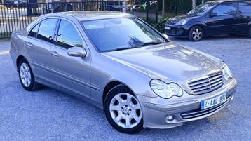 Mercedes c220. perfecte staat. Volledig boekje Mercedes. beschikbaar voor biedingen