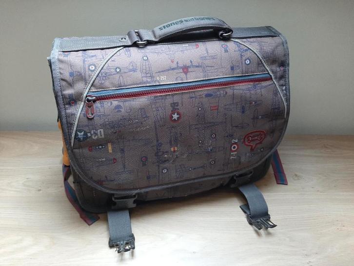 Boekentas Lily Mud (Stones & Bones), Bijoux, Sacs & Beauté, Sacs | Cartables, Utilisé, Porte-documents ou Cartable, 30 à 40 cm