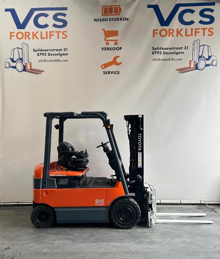 TOYOTA HEFTRUCK 2,5 ton triplex 4,7 + vorkenspreider, Articles professionnels, Machines & Construction | Chariots élévateurs & Transport interne