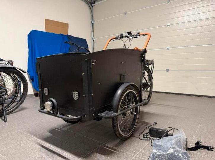 Vélo cargo Vogue Troy ELECTRIC avec housse, Vélos & Vélomoteurs, Vélos | Vélos avec bac, Utilisé, Autres marques, 4 enfants ou plus