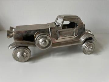 Auto oldtimer in chroom nikkel van Flamant beschikbaar voor biedingen