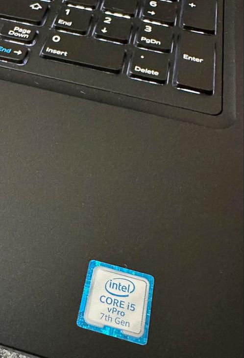 Nieuwe staat 15.6”touchscreen Dell/i5-7300U/16gb ram/512gb /, Computers en Software, Laptop-opladers, Zo goed als nieuw, Ophalen