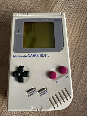 Game Boy met 4 spellen beschikbaar voor biedingen