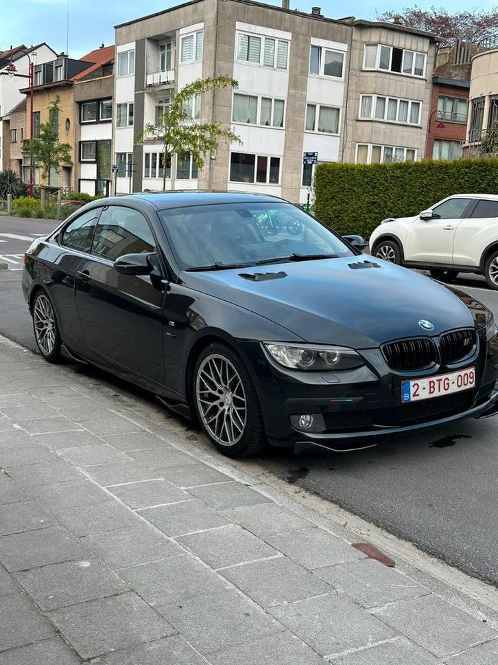 BMW E92 320i, Autos, BMW, Particulier, Caméra de recul, Cuir, Enlèvement