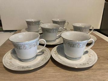 6 antieke kopjes van Chinees porselein beschikbaar voor biedingen