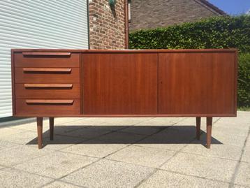 Vintage Sideboard Teak 1960-70s beschikbaar voor biedingen