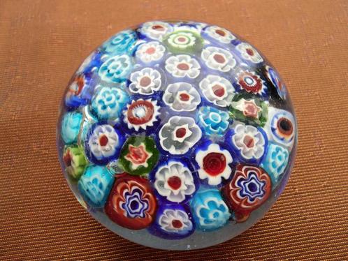 Mooi papier van Murano-glas, millefiori, Antiek en Kunst, Antiek | Glaswerk en Kristal, Ophalen of Verzenden