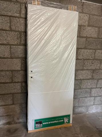 Deur 83 cm breed, nieuw in verpakking beschikbaar voor biedingen