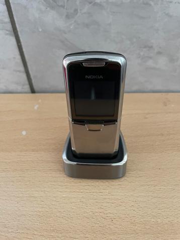 Nokia 8800 Silver beschikbaar voor biedingen