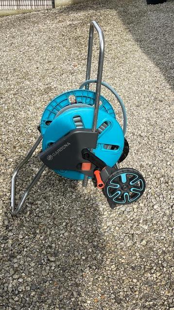 Gardena haspel met ca.20 meter tuinslang beschikbaar voor biedingen