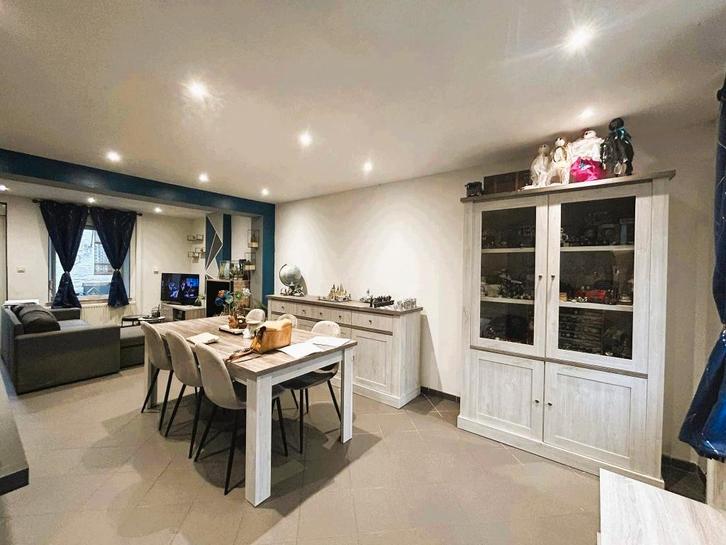 Silenrieux: Jolie maison rénovée avec 3 chambres et jardin., Immo, Appartements & Studios à louer, Province de Namur, 50 m² ou plus