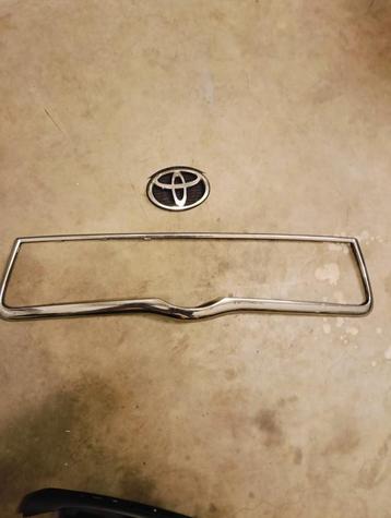 toyota voorgril, interieur stukken, Avensis bwj 2004 -2009 beschikbaar voor biedingen