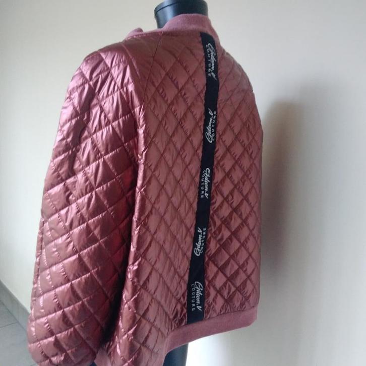 Belle veste faite main. Gilson V. Couture, Vêtements | Femmes, Pulls & Gilets, Comme neuf, Envoi