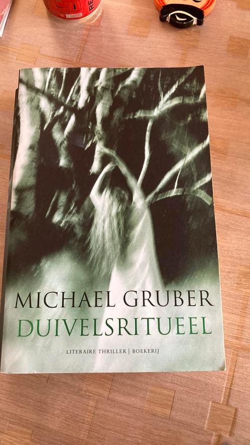 Michael Gruber - Duivelsritueel, Boeken, Thrillers, Gelezen, Ophalen of Verzenden