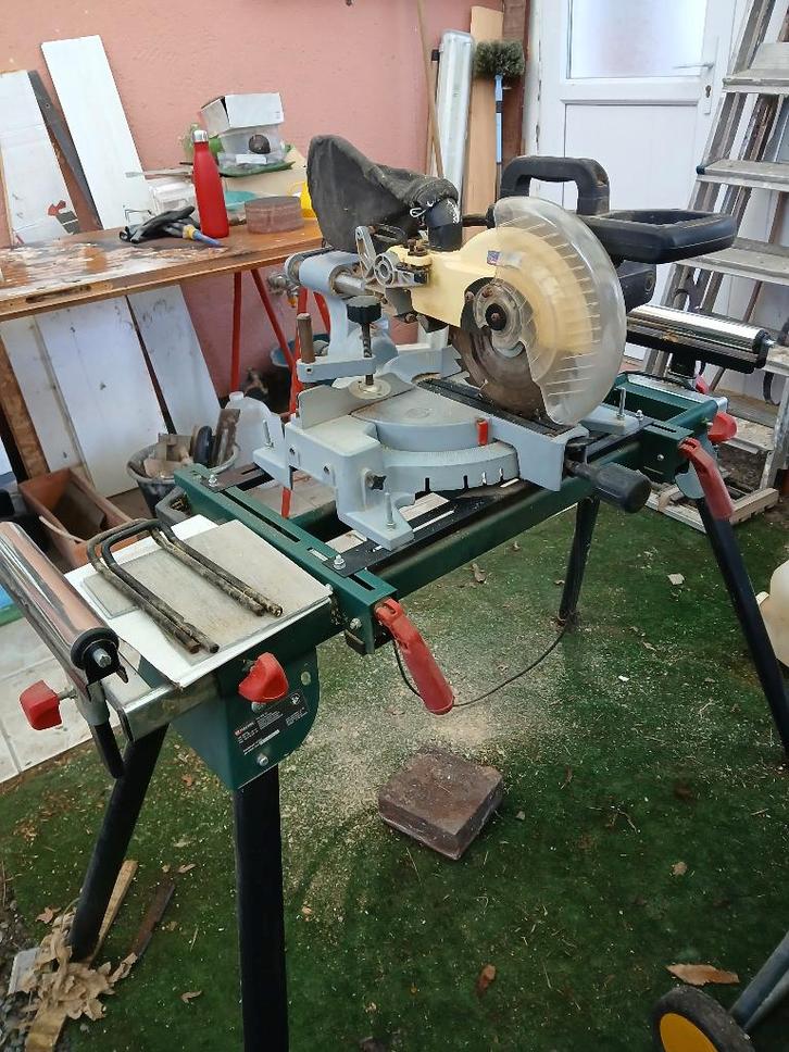 scie à onglet, Doe-het-zelf en Bouw, Gereedschap | Zaagmachines, Gebruikt, Afkortzaag, 1200 watt of meer, 70 mm of meer, Ophalen